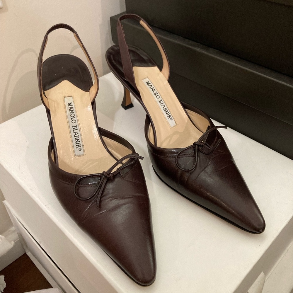 Manolo Blahnik leather slingback heels 37.5